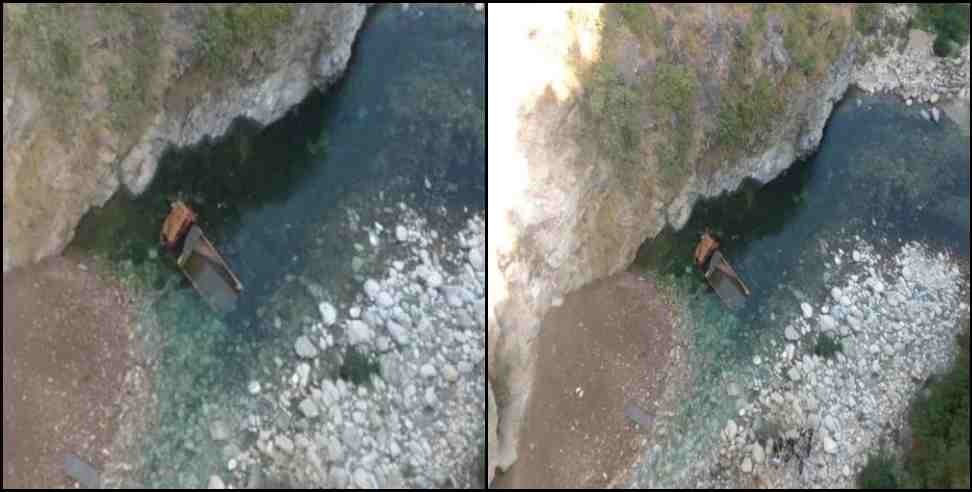 Tehri Jalkur river dumper: Two people died when a dumper fell in Tehri Jalkur river