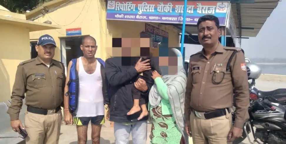 police saves 3 year old child: Uttarakhand police saves 3-year-old child from drowning