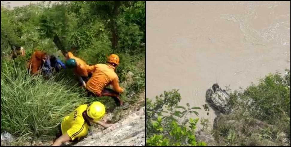 car in rudraprayag river: Car fell into river in Rudraprayag