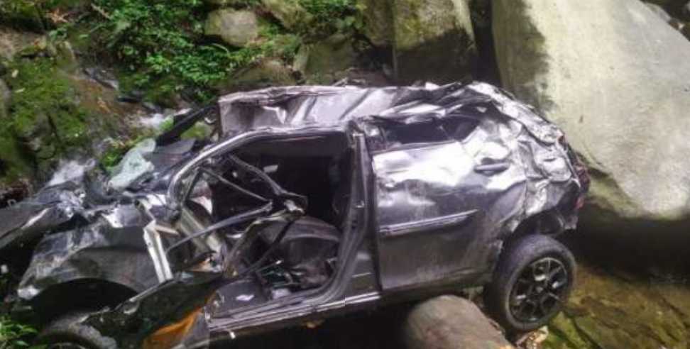 didihat car hadsa ssb jawan : Car fell into a ditch in Pithoragarh