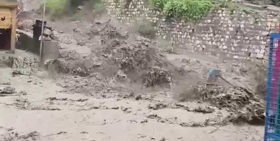 Flood in Uttarkashi: Flood of water came in Naugaon market of Uttarkashi