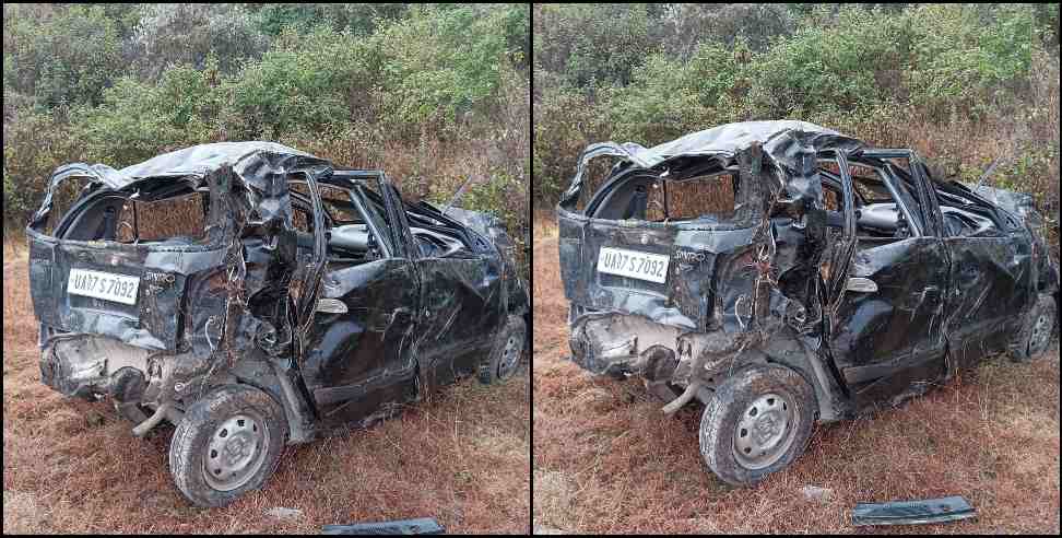 Car in Pauri Devprayag road ditch: Car fell into a ditch on Pauri Devprayag road