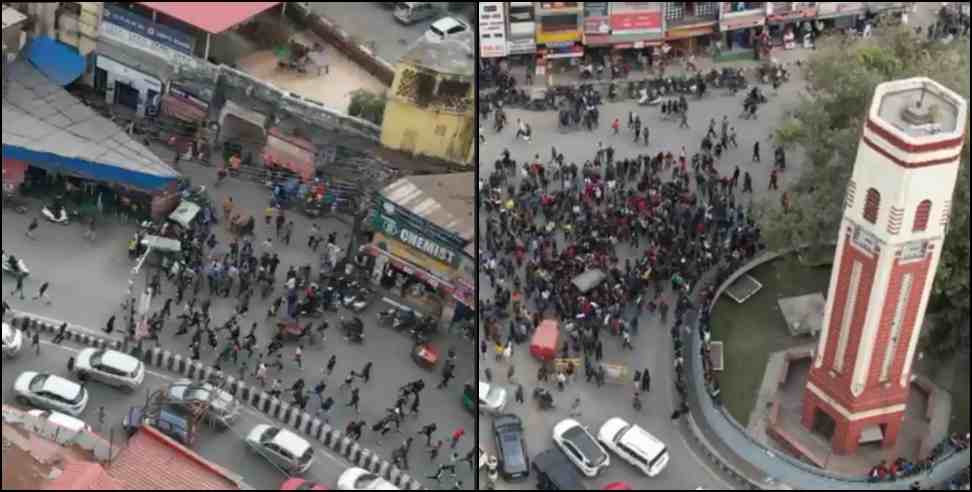 dehradun youth police lathicharge: Unemployed youth clash with police in Dehradun