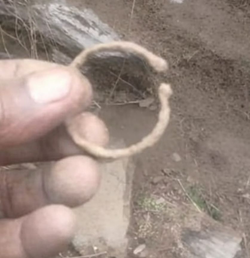 Ancient Bracelets and Bone Remains Found in Devalgarh Cave