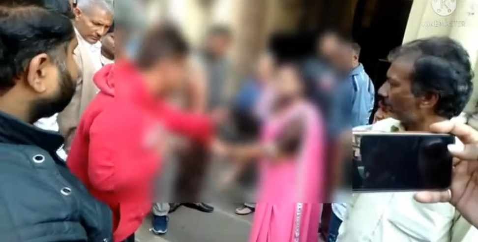haridwar youth beating video: haridwar women beat youth in market video viral