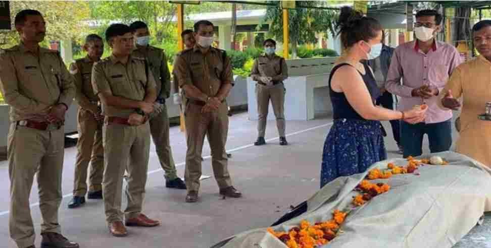 Canada Catherine Rishikesh: Canada Catherine Funeral In Rishikesh