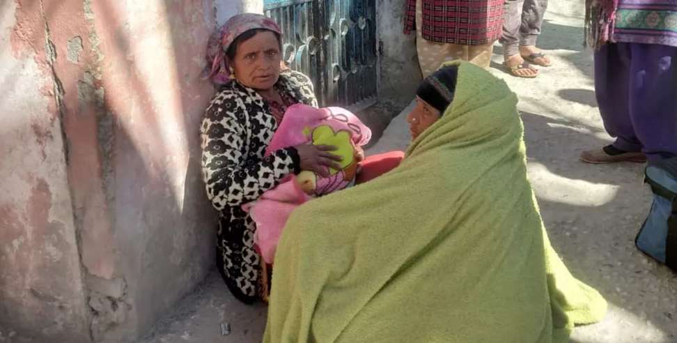 Woman gives birth on road in Uttarkashi