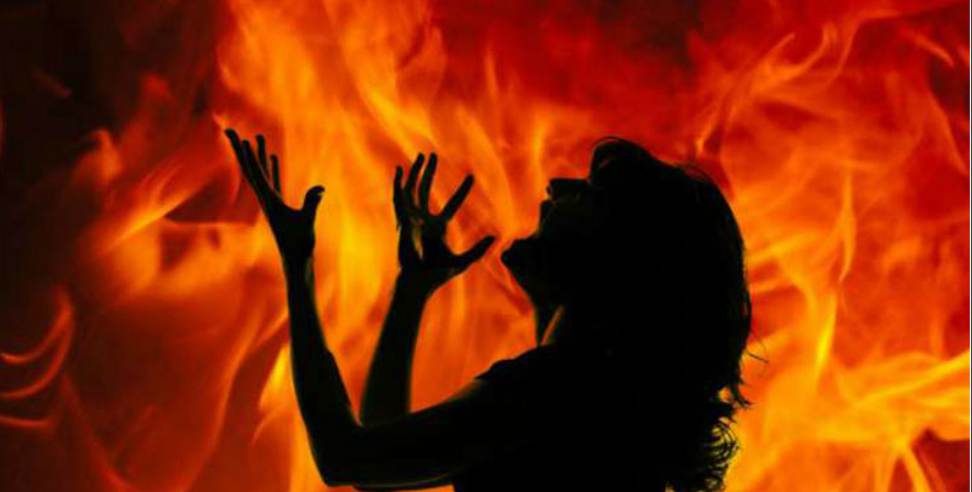 Nainital News: Woman set herself on fire in Nainital