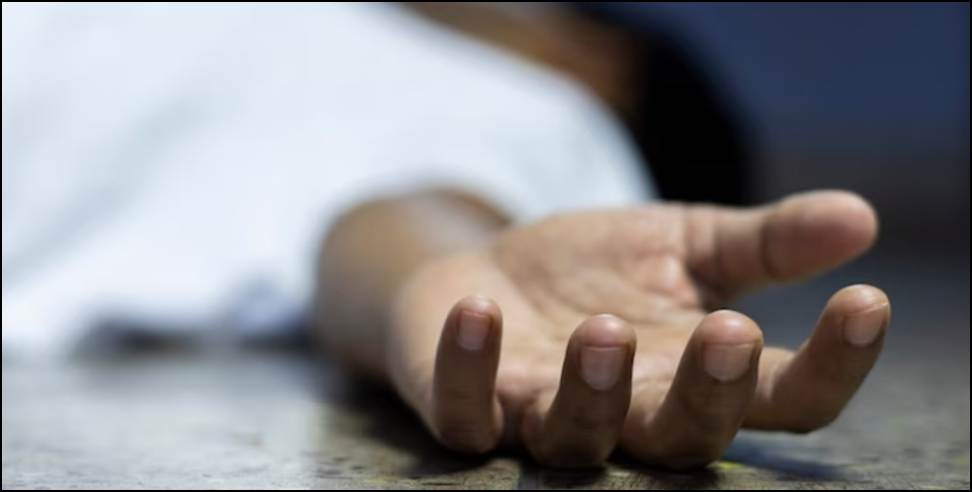 3 People Died in Road Accident: 3 People Died in Road Accident and 2 Injured