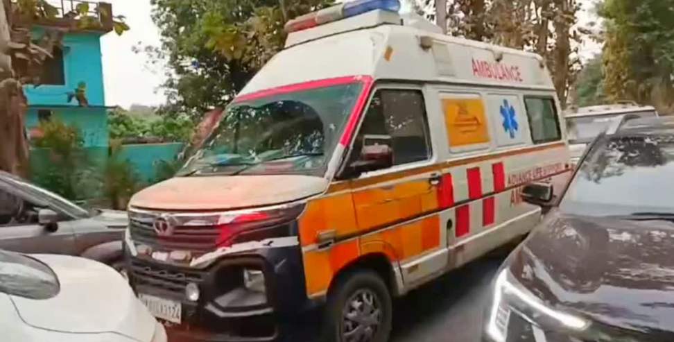 108 ambulance stuck: Ambulance Stuck in Uttarakhand Traffic Jam
