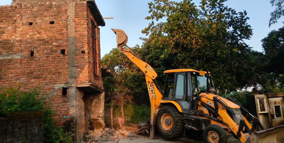 Ramnagar Bulldozer Action: Bulldozer Action in Ramnagar 82 Families Affected