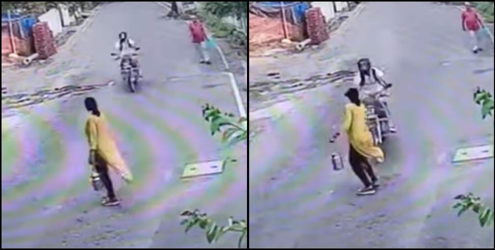 dehradun dalanwala bike hadsa video: bike woman collision in dehradun dalanwala