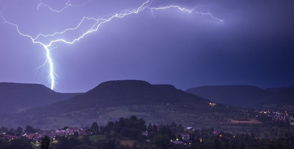 Chopta Akash Bijli: Lightning falls on tourists taking selfies in Chopta