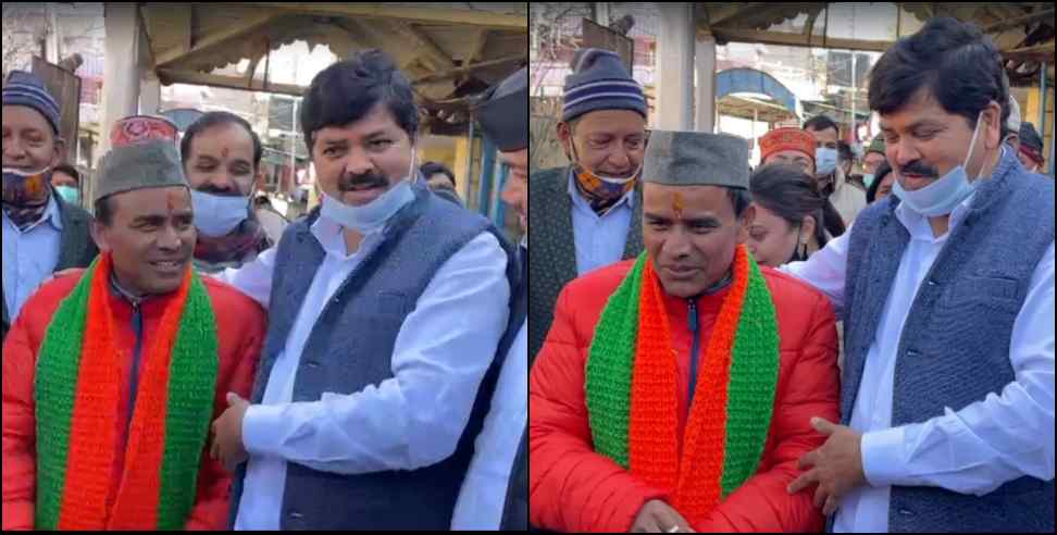 Dhan Singh Rawat Videos: Dhan Singh Rawat and Ganesh Godiyal hugging each other