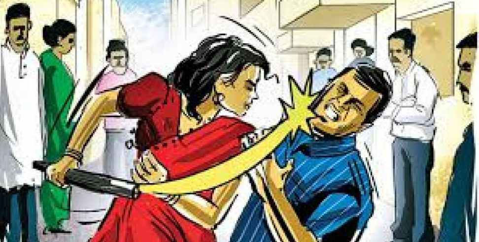 Udham Singh Nagar News: Udham Singh Nagar Girl beaten up boy on the road