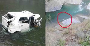 image: uttarakhand himachal border car fell in river 4 dead