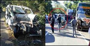 image: Bus car collision in Dehradun Mohand