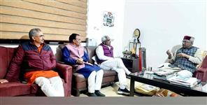 image: Dhan Singh Rawat Madan Kaushik Sunil Uniyal met Trivendra Singh Rawat