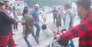 image: Tourists beat taxi driver in Nainital