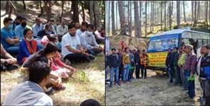 image: Bus arrived for the first time in Devsari village of Chamoli district