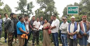 image: Tharali MLA Munni Devi Shah broke the rules of social distancing
