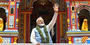 image: PM modi in badarinath