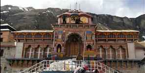 image: badrinath dham kapaat opening preperation