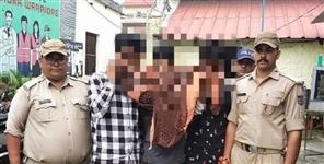 image: youths beat up the constable in haldwani