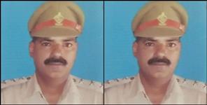 image: Ranger Mahendra Giri of Rajaji Tiger Reserve received the award