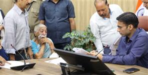 DM Savin Bansal stopped salary of 3 officers