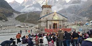 image: People are coming to Kedarnath without wearing masks