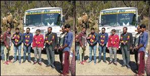 image: Bus arrived for the first time in Bigsari village of Uttarkashi