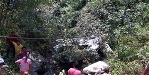 image: car fell into a ditch in Pithoragarh Pamtodi