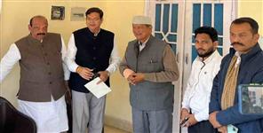 image: Harish Rawat Pritam Singh meeting  Pritam Singh Harish Rawat meeting  Harish Raw