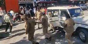 image: Tourists and local youths clash in Srinagar Garhwal