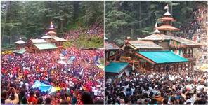 image: Crowd of Thousands of Devotees Gathered in Ranwai Ghati