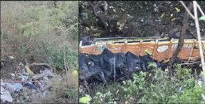 image: truck fell into ditch at Dehradun-Mussoorie road