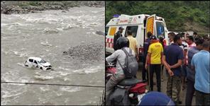 image: Car fell into the river in Agastyamuni