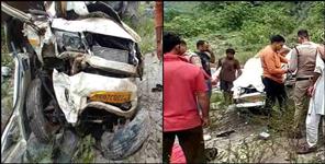 image: Jeep fell into deep ditch in Nainital
