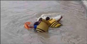 image: boyfriend girlfriend jumped in ganganahar in roorkee