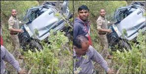 image: Wife husband death after car fell into ditch in Tehri Garhwal