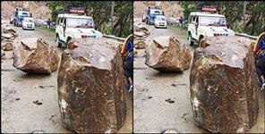 image: Walk carefully on the Almora-Haldwani highway