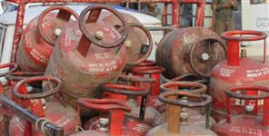 image: Uttarakhand LPG Black Marketing Crackdown 4 Arrested 429 Cylinders Seized