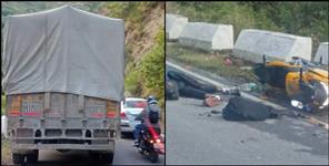 image: Truck hit bike in tehri garhwal