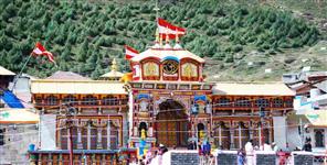 image: Tirtha priests worshiped at Badrinath on 30 April
