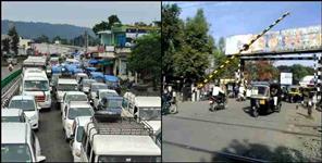 image: Gate not closed at Rishikesh Shyampur railway crossing