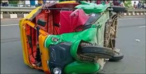 image: Haldwani vehicle auto collision woman death
