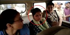 image: gram pradhan arrested while taking bribe in udham singh nagar