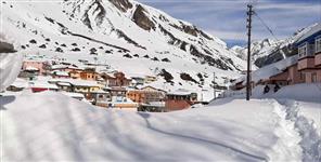 image: Snowfall in badrinath dham
