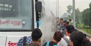 image: Dehradun-Delhi Roadways Bus Tyre Catches Fire Major Accident Averted